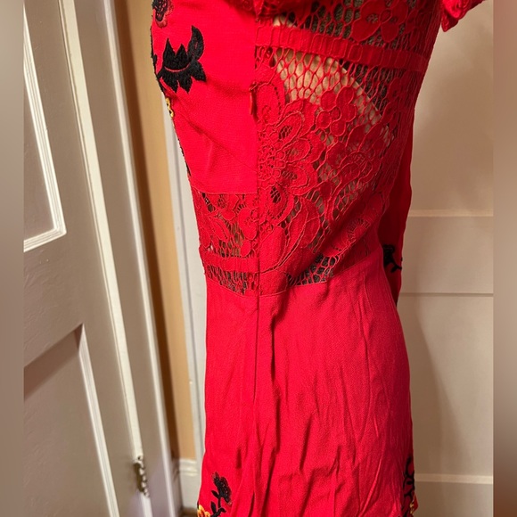 🌹🌸For Love & Lemons Red Lace Floral Embroidered Mini Dress Size S🌸🌹 - Picture 5 of 7